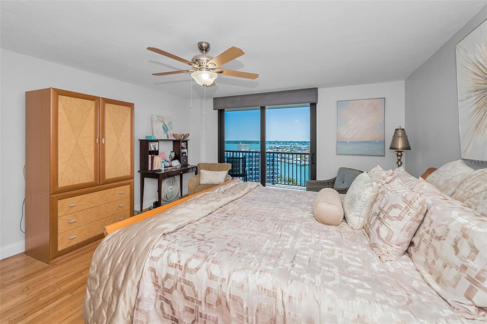 Image 43 of 88 For 1660 Gulf Boulevard Ph-7