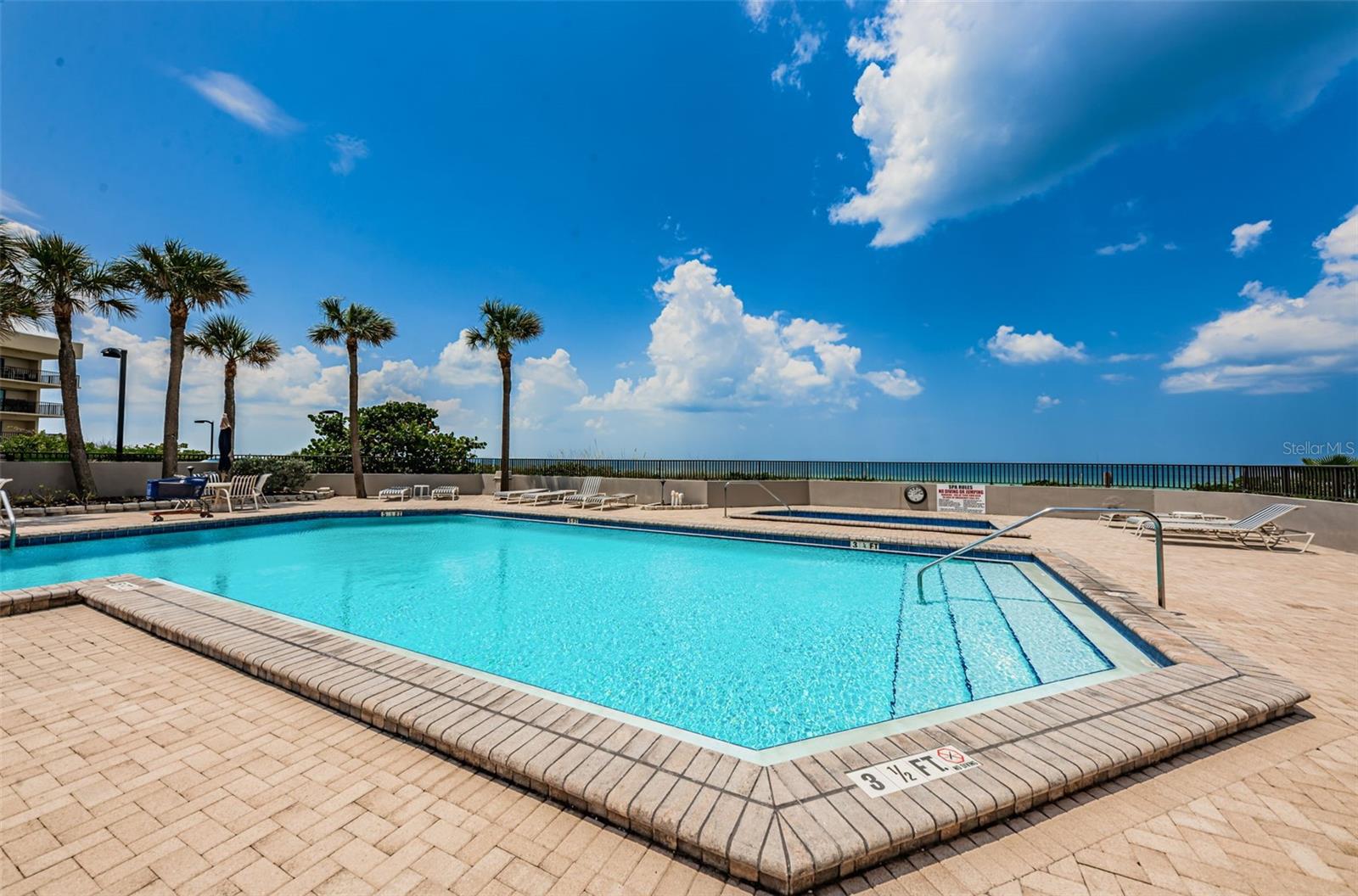 Image 63 of 88 For 1660 Gulf Boulevard Ph-7