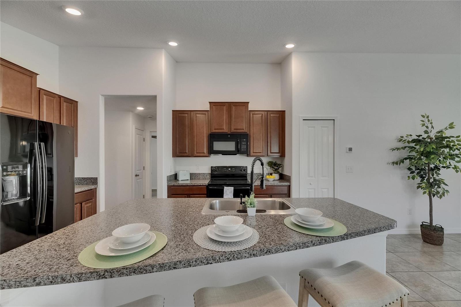 Image 6 of 58 For 7236 Salt River Avenue
