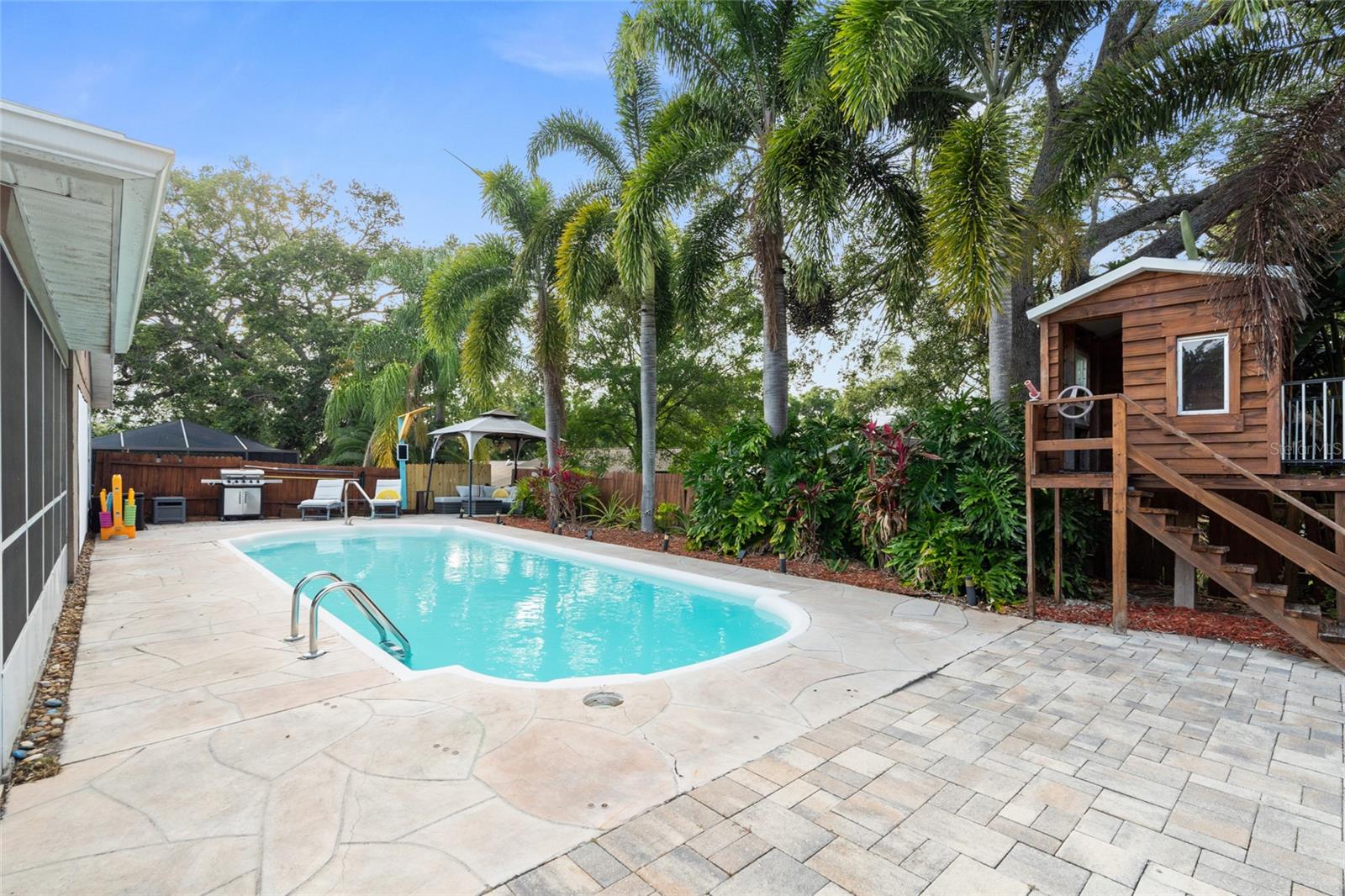 Details for 1686 Spottswood Circle, PALM HARBOR, FL 34683