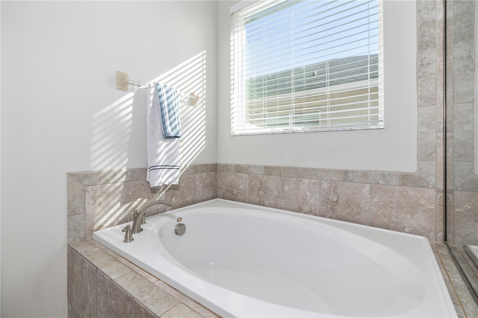 Image 17 of 40 For 5108 Suncatcher Drive