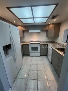 Image 10 of 18 For 2971 Estancia Boulevard 225