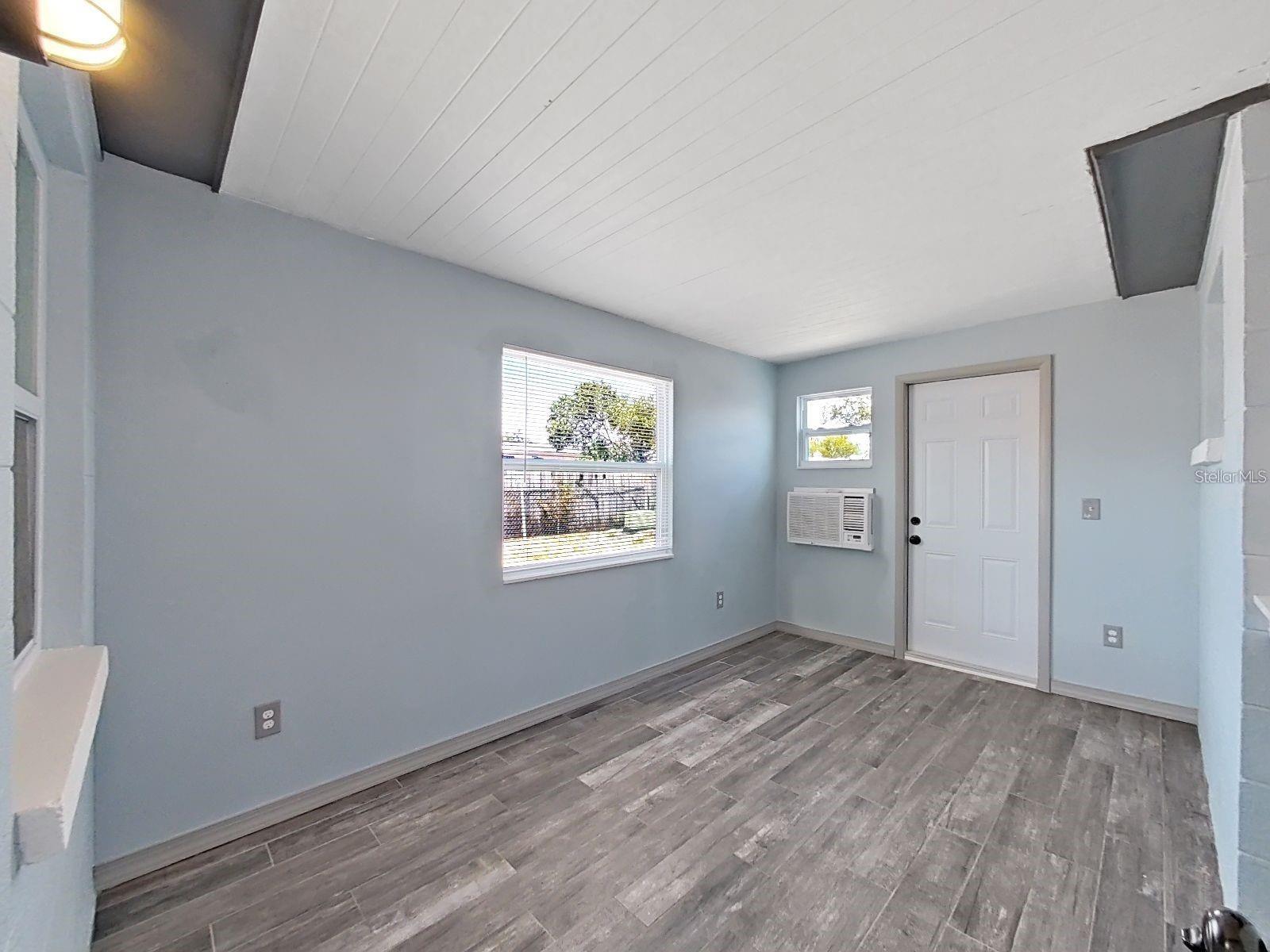 Image 21 of 56 For 3309 Rock Royal Drive