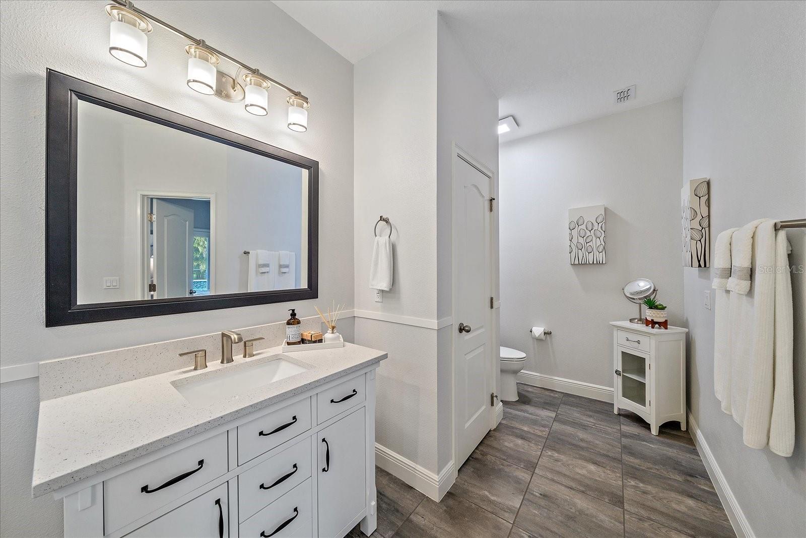 Listing photo id 15 for 7338 Milestone Drive