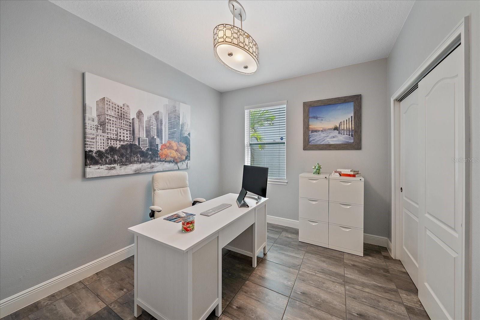 Listing photo id 17 for 7338 Milestone Drive