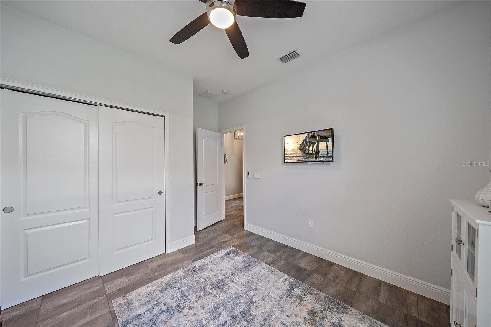 Listing photo id 21 for 7338 Milestone Drive