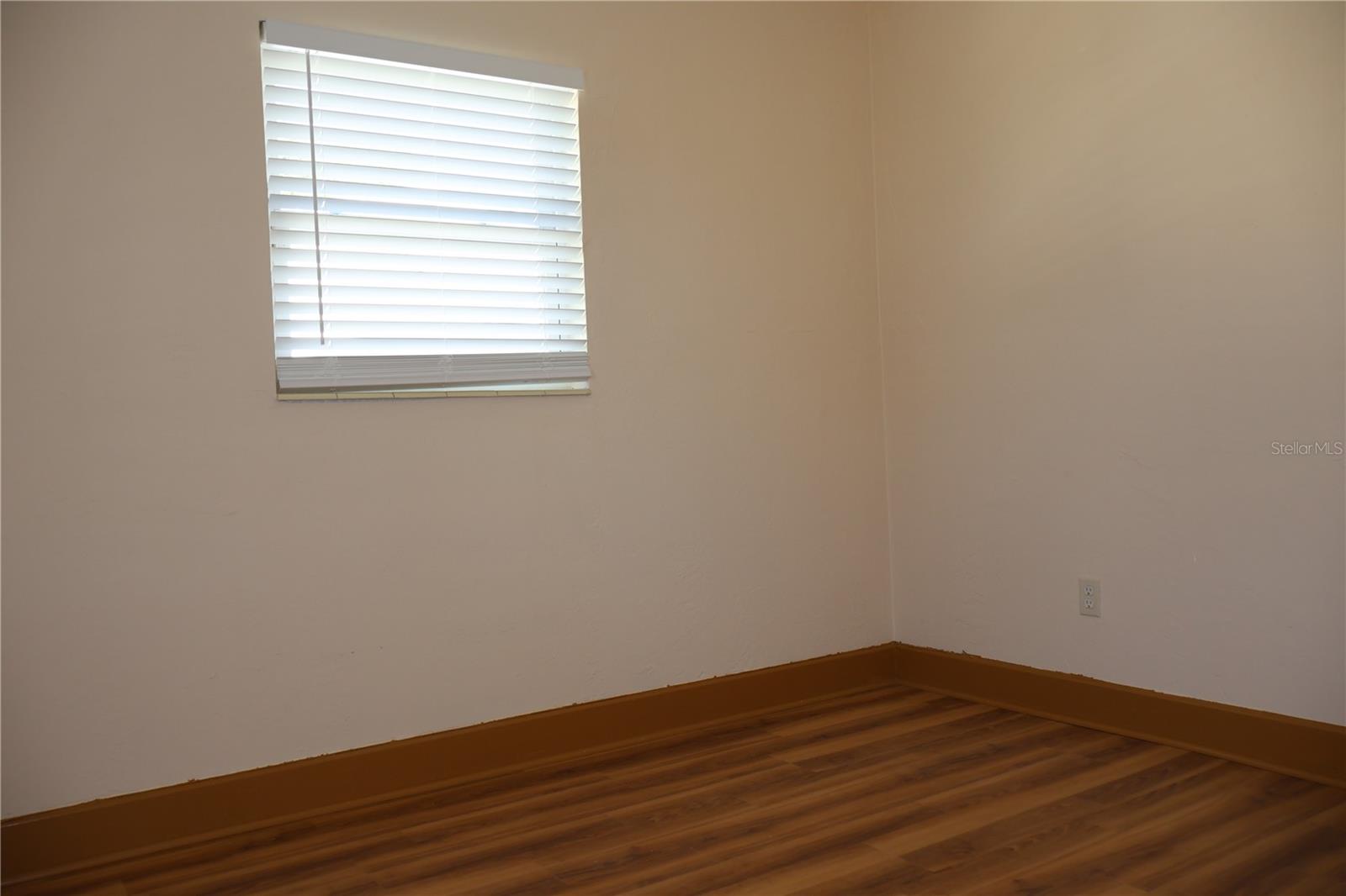 Image 11 of 33 For 4212 Bay Vista Avenue