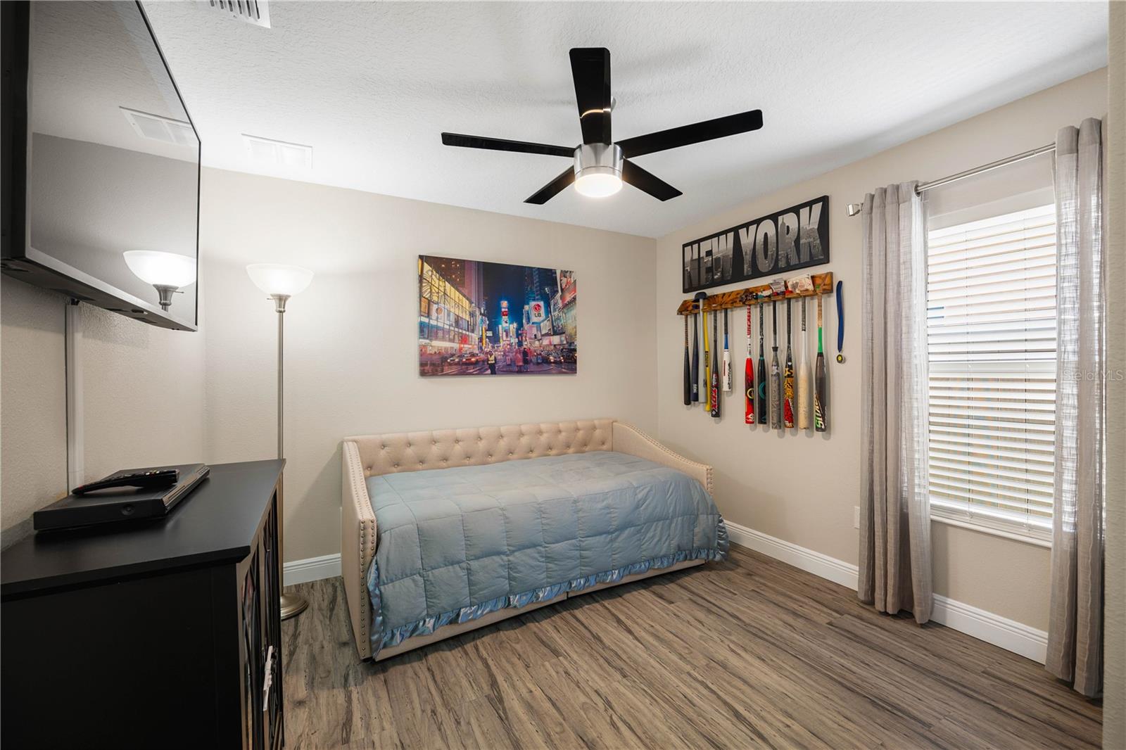 Image 14 of 42 For 10645 Laguna Plains Drive