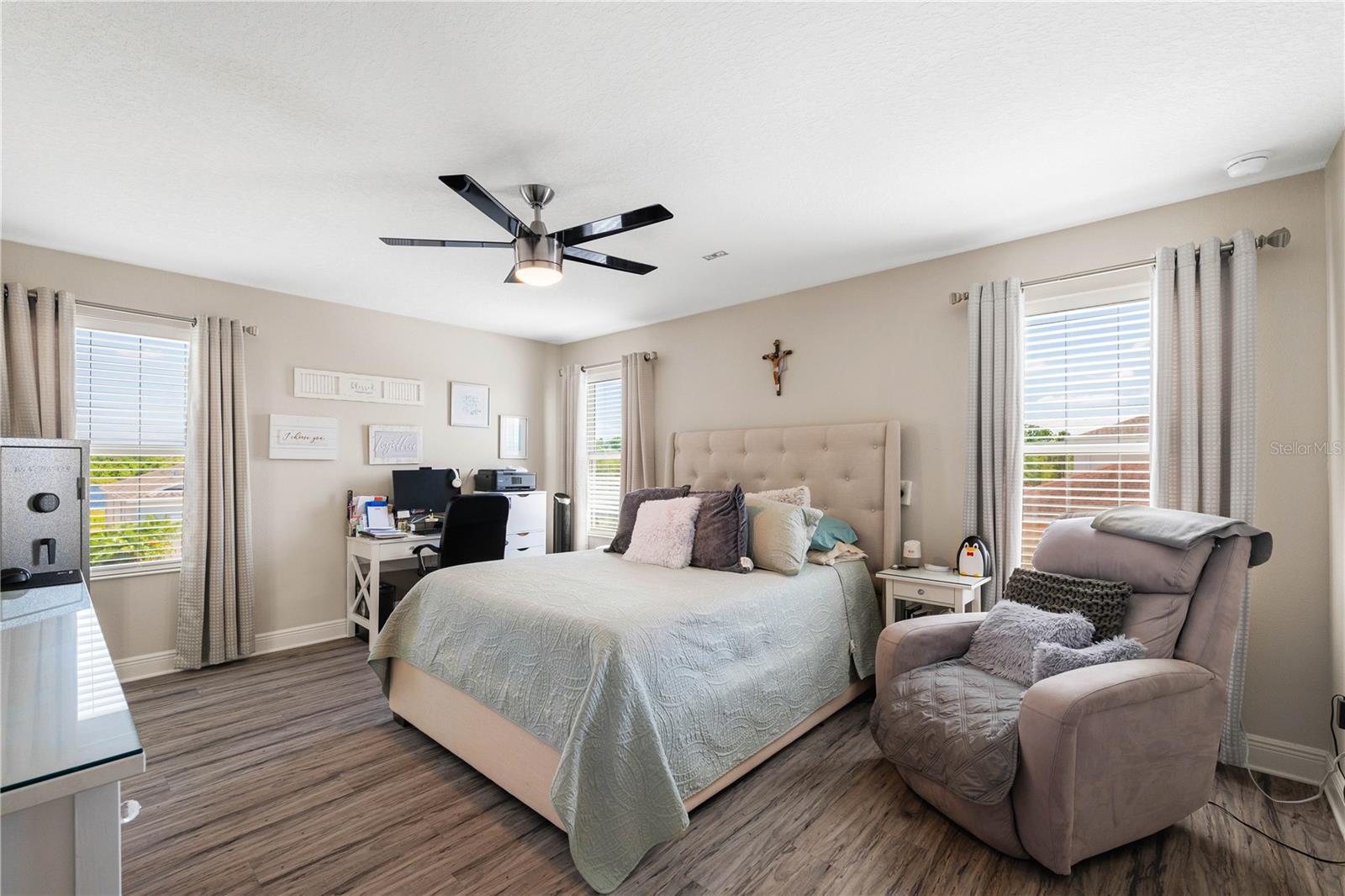 Image 22 of 42 For 10645 Laguna Plains Drive