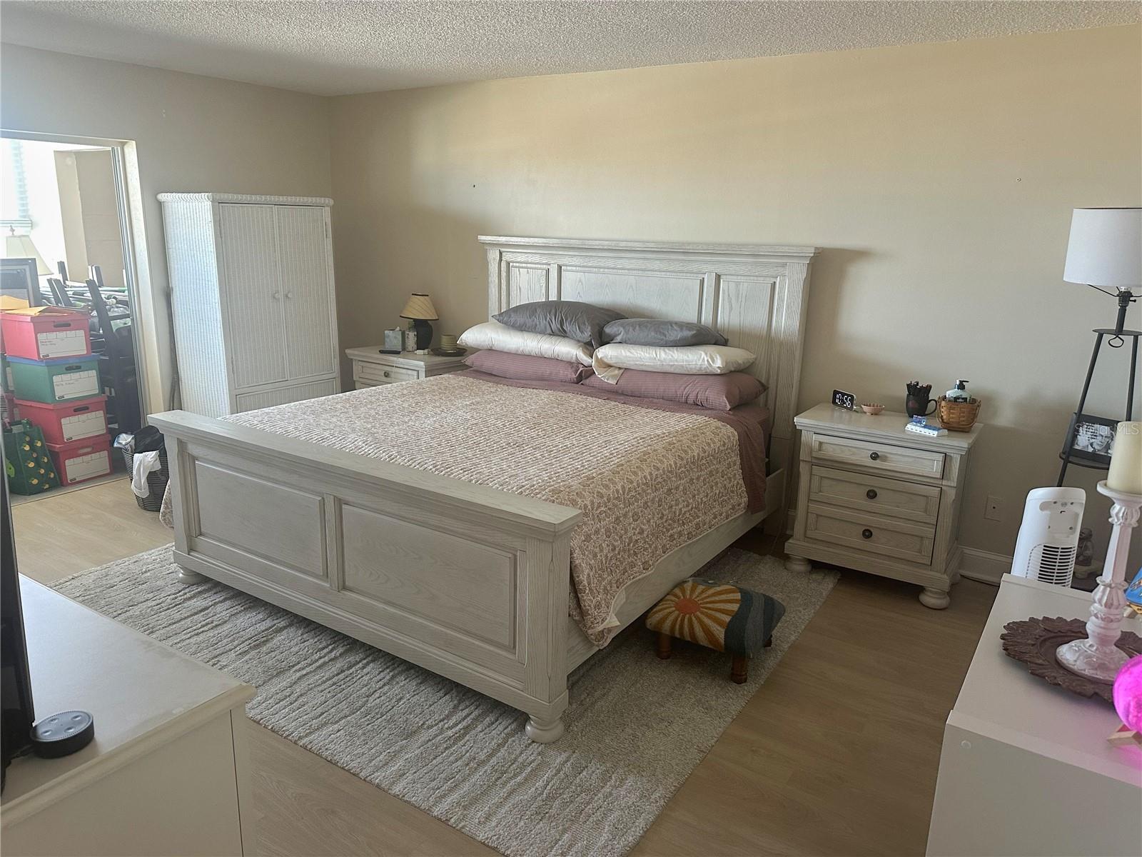Image 11 of 35 For 4725 Cove Circle 810