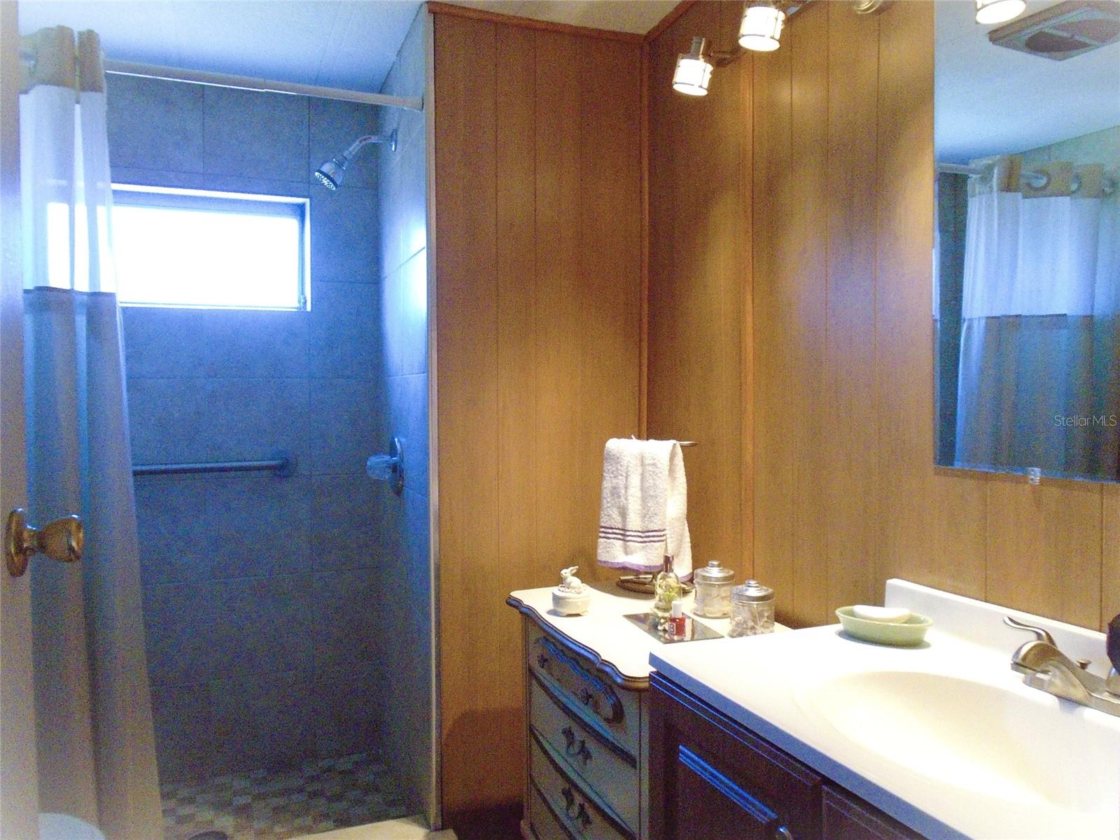 Listing photo id 9 for 652 54th Lane S 153