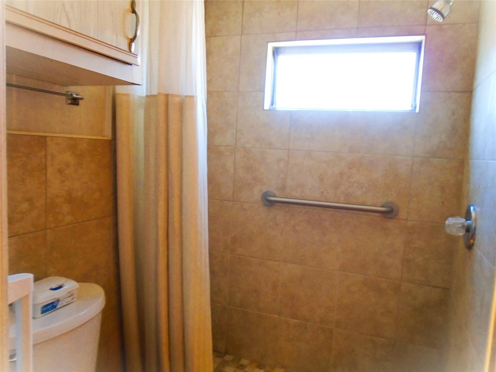 Listing photo id 11 for 652 54th Lane S 153
