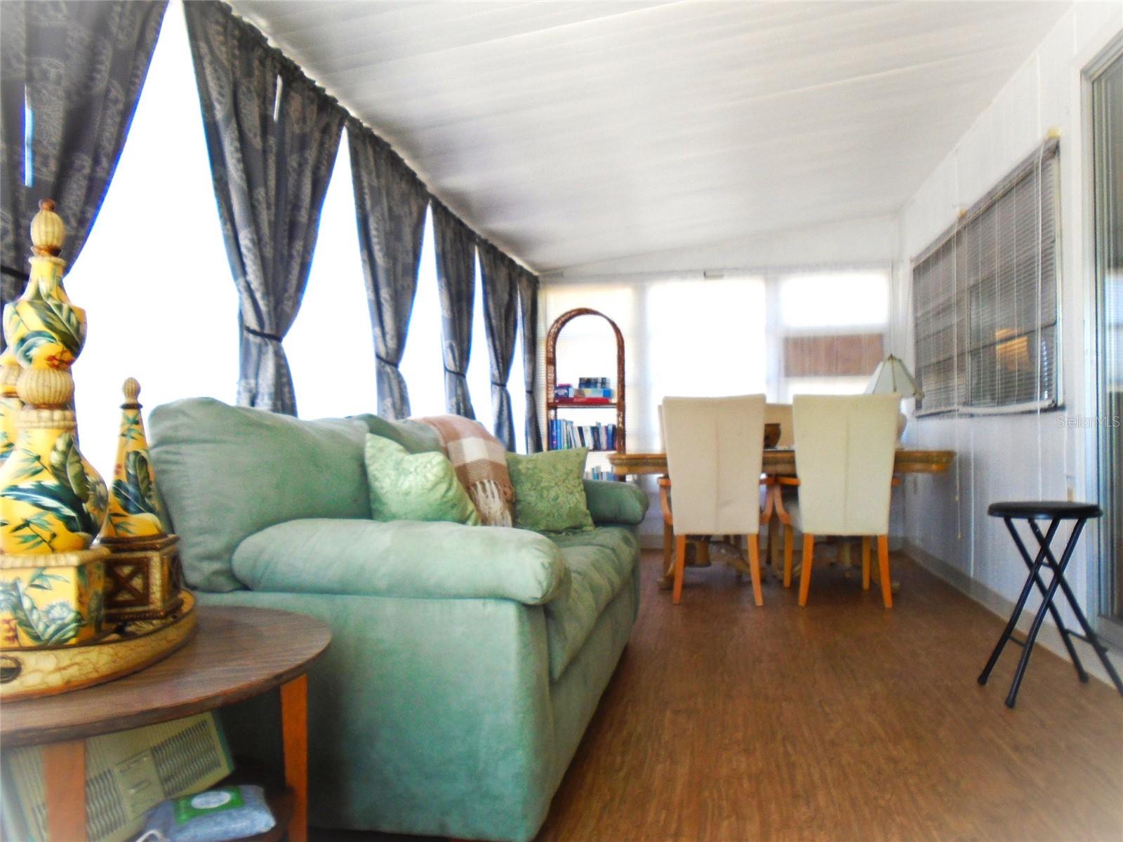 Listing photo id 0 for 652 54th Lane S 153