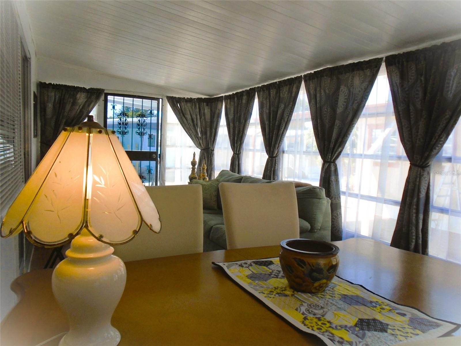 Listing photo id 1 for 652 54th Lane S 153