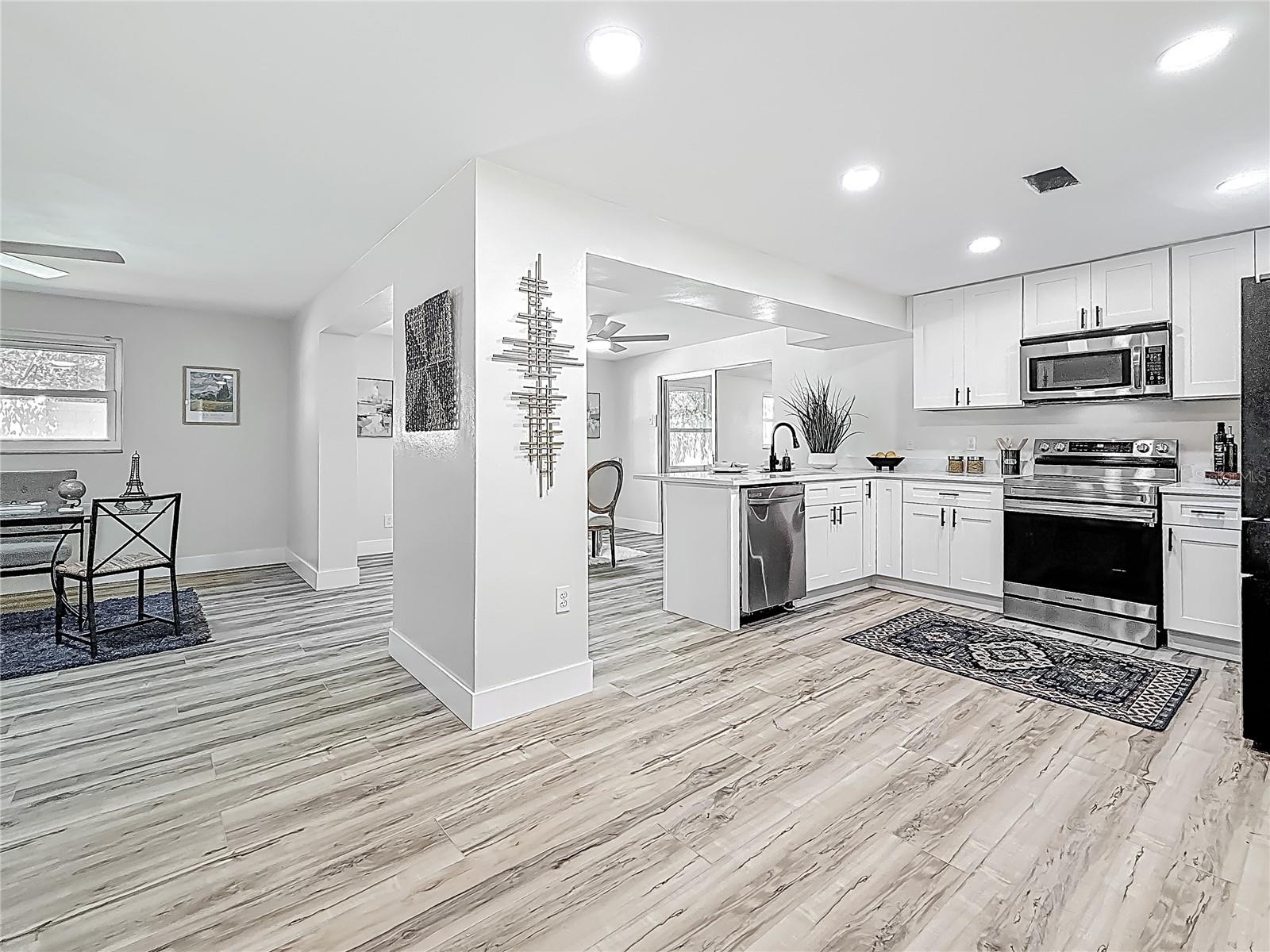 Image 10 of 78 For 1469 Hillcrest Avenue