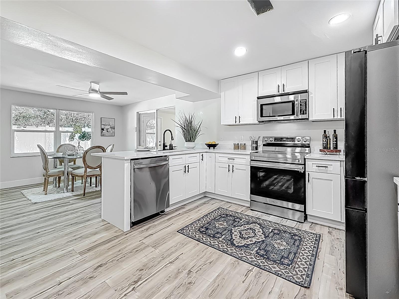 Image 12 of 78 For 1469 Hillcrest Avenue