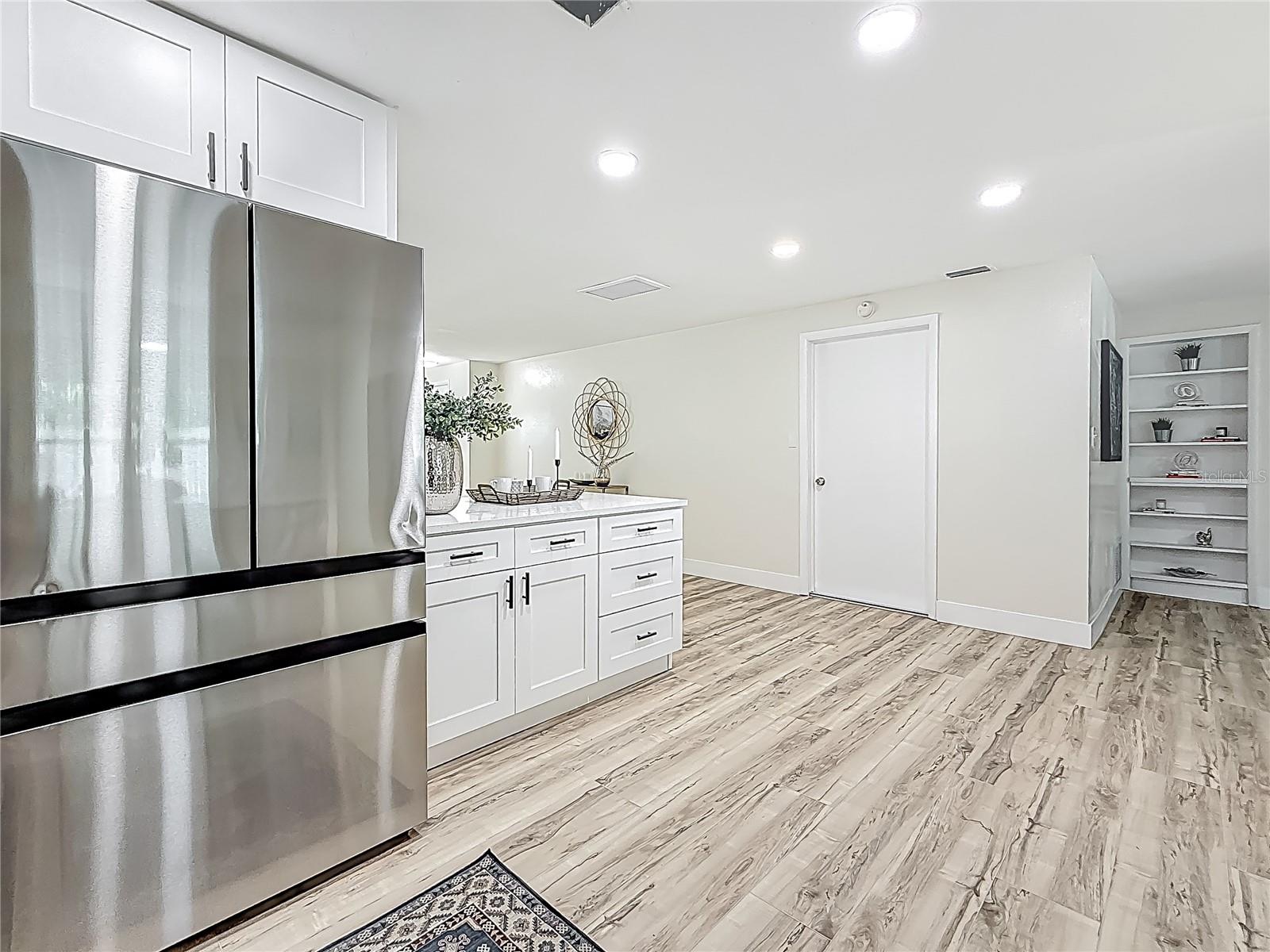 Image 13 of 78 For 1469 Hillcrest Avenue