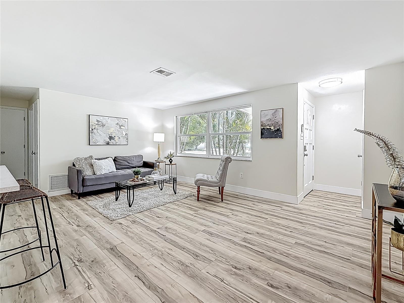Image 21 of 78 For 1469 Hillcrest Avenue
