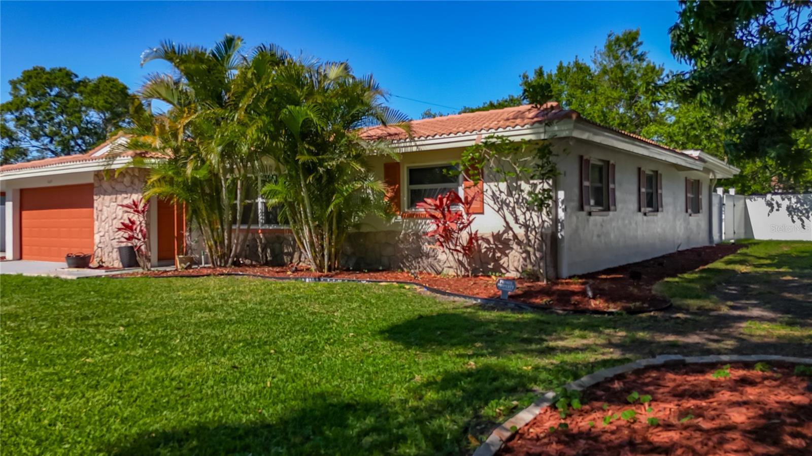 Image 3 of 78 For 1469 Hillcrest Avenue