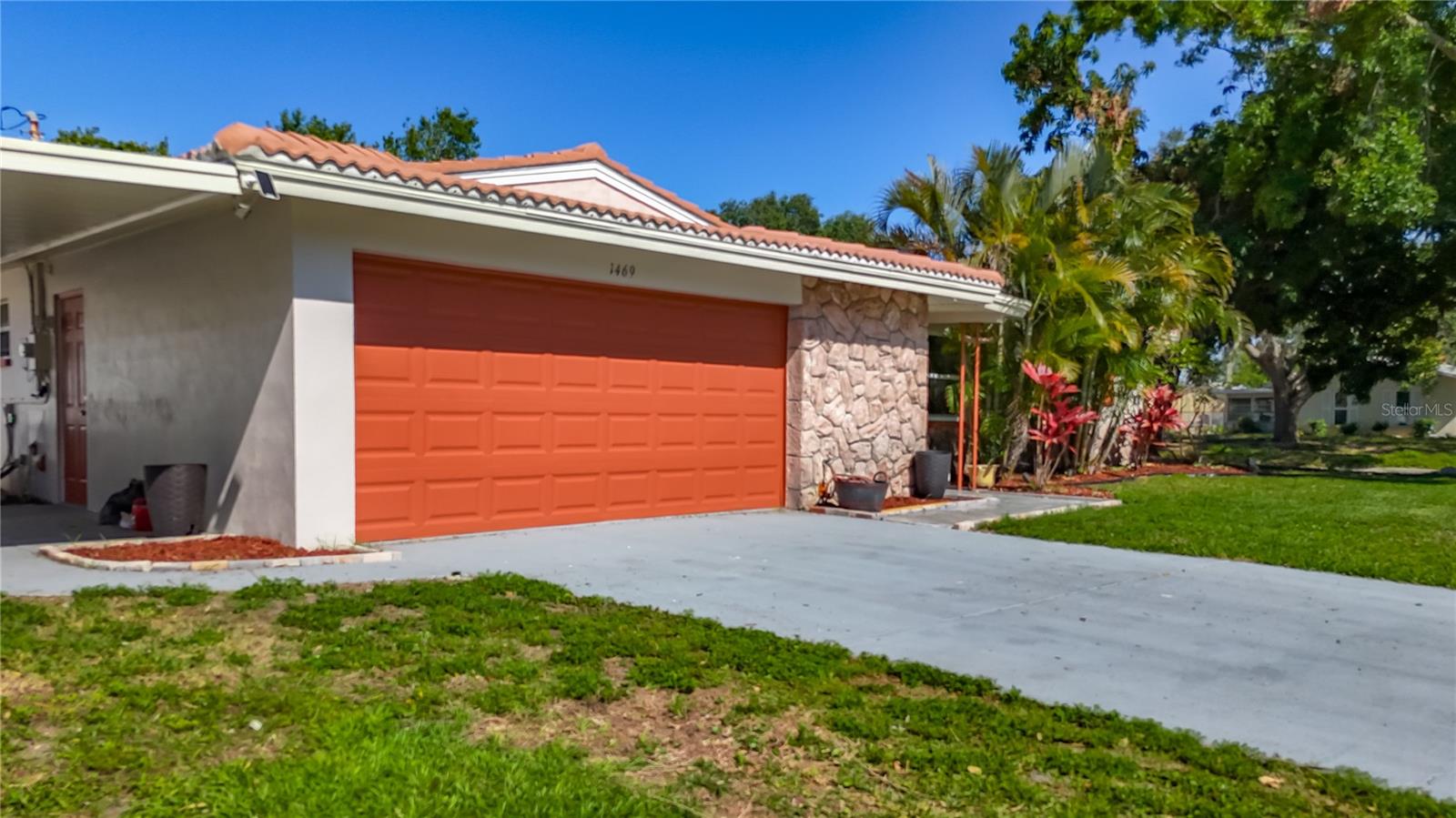 Image 4 of 78 For 1469 Hillcrest Avenue