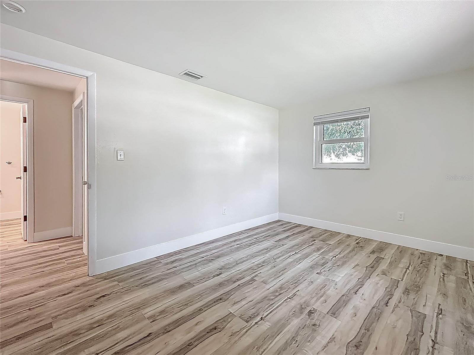 Image 41 of 78 For 1469 Hillcrest Avenue