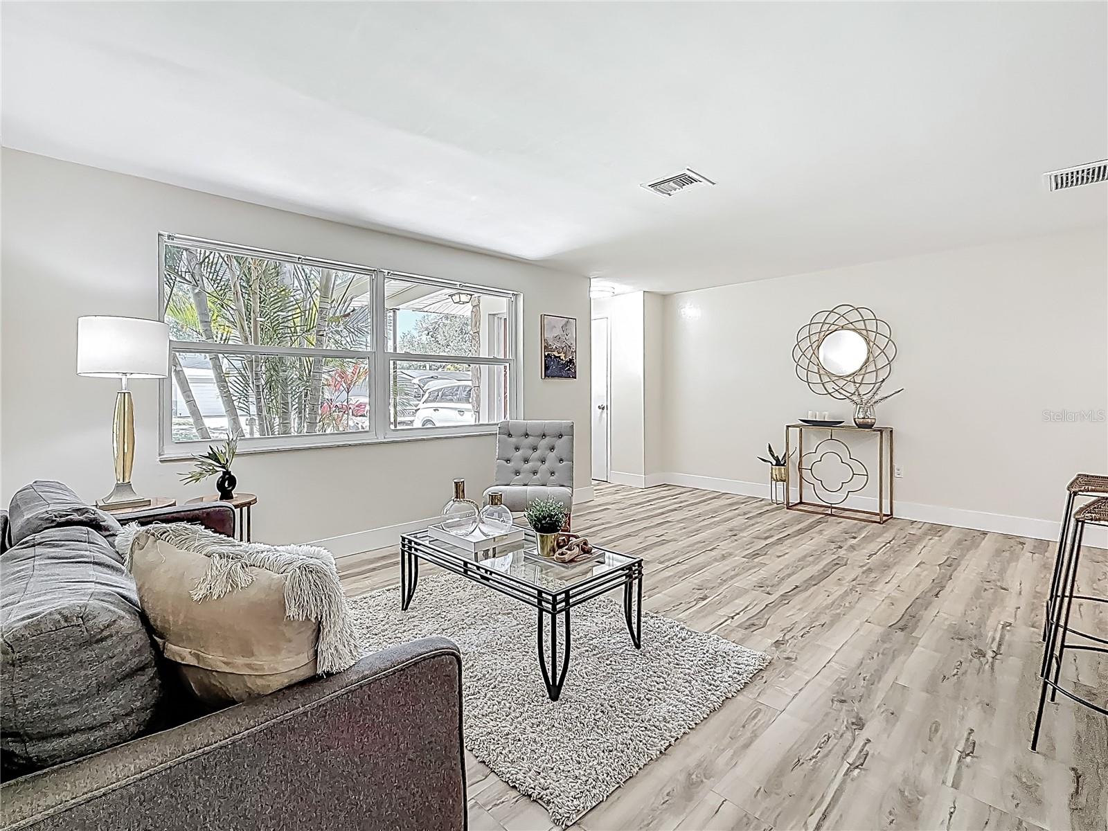 Image 8 of 78 For 1469 Hillcrest Avenue