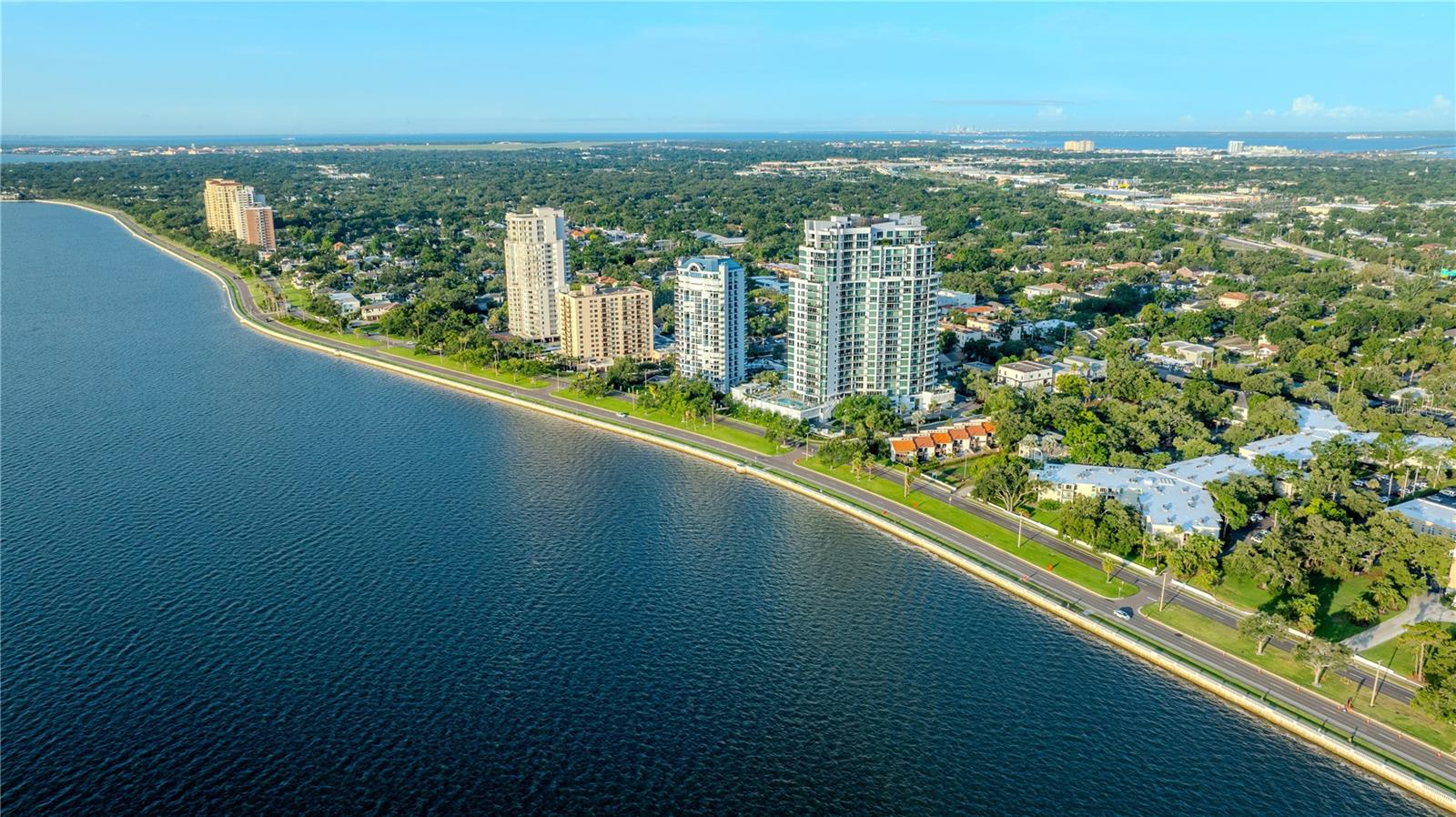 Listing photo id 44 for 3435 Bayshore Boulevard 2100p