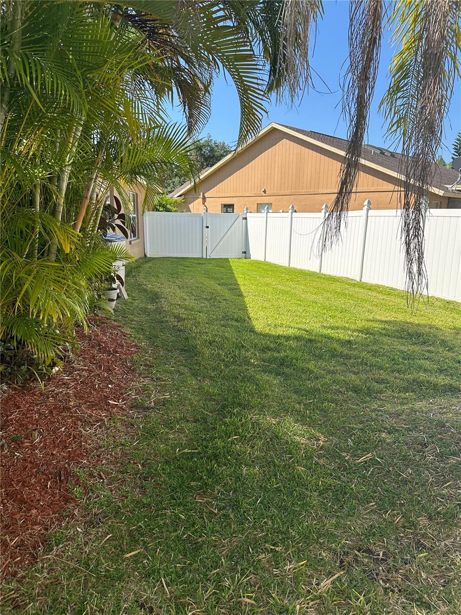 Image 9 of 43 For 3913 Little Egret Court