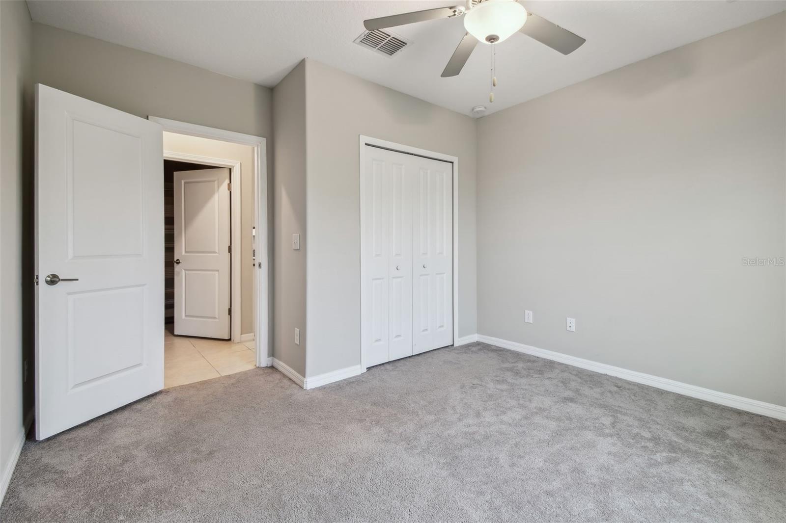 Listing photo id 12 for 31440 Barrel Wave Way