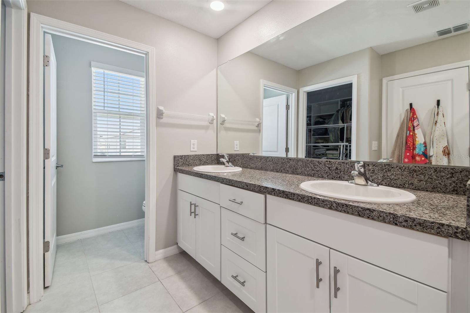 Listing photo id 19 for 31440 Barrel Wave Way