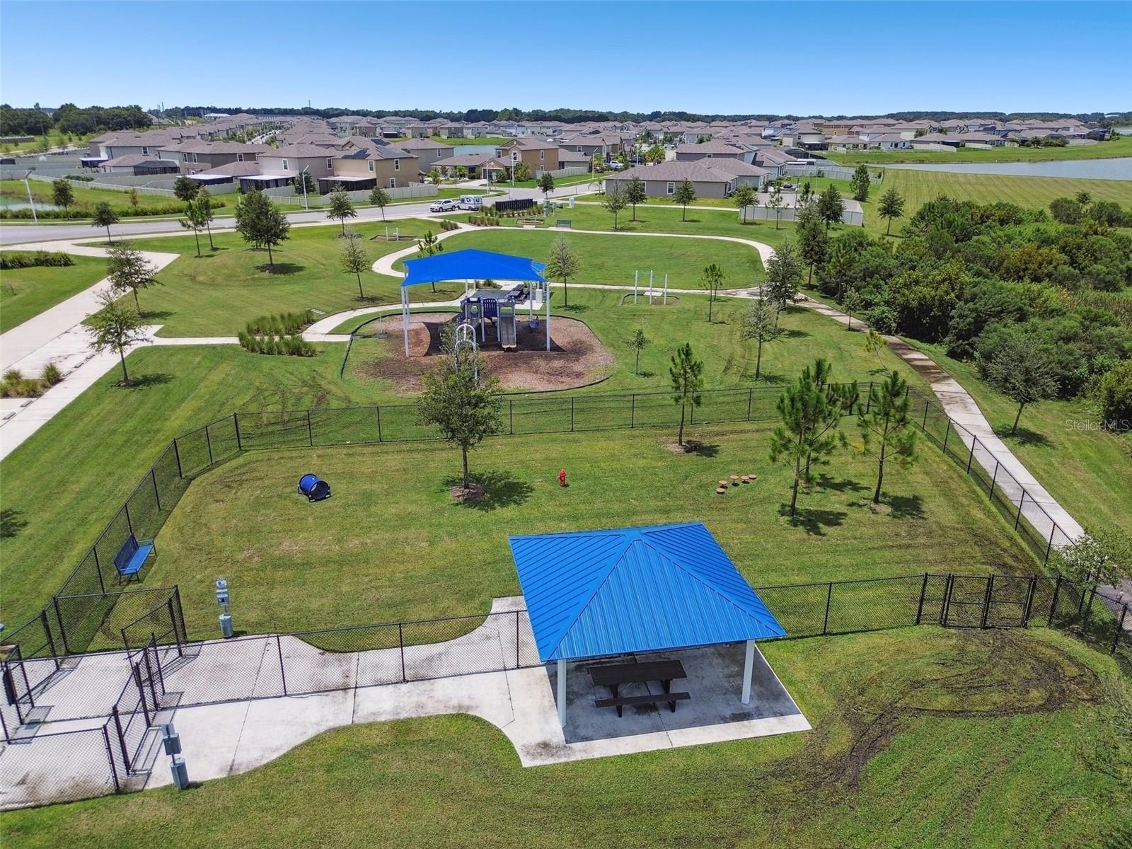 Listing photo id 35 for 31440 Barrel Wave Way