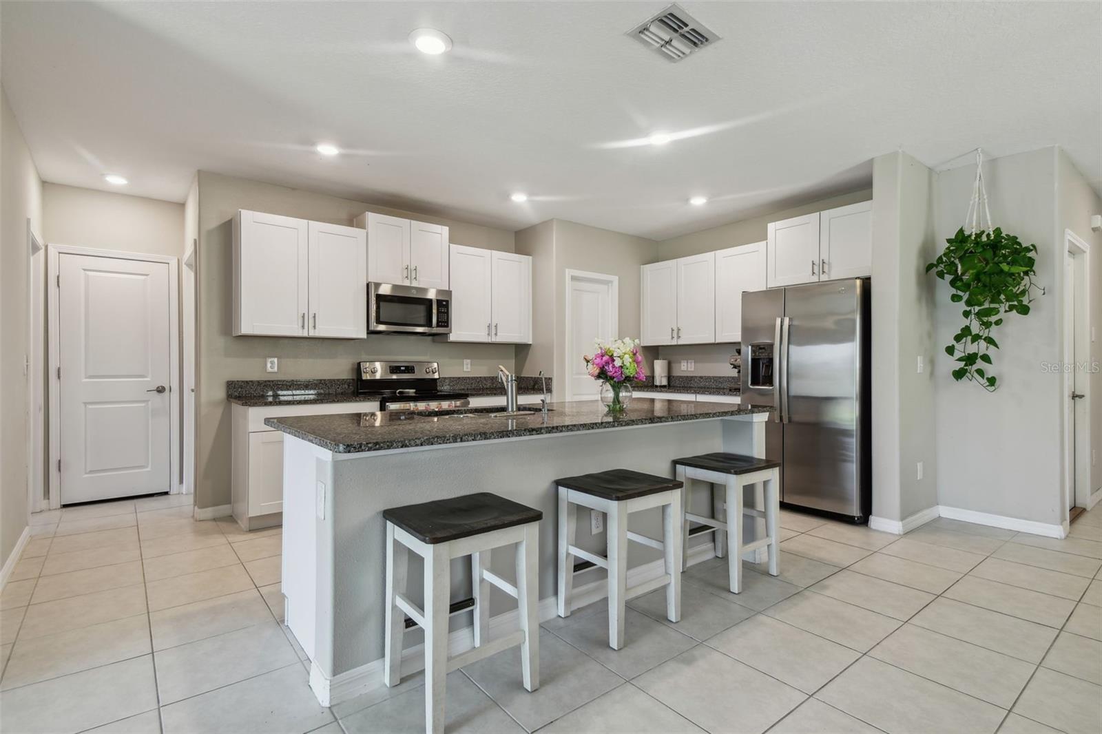 Listing photo id 5 for 31440 Barrel Wave Way