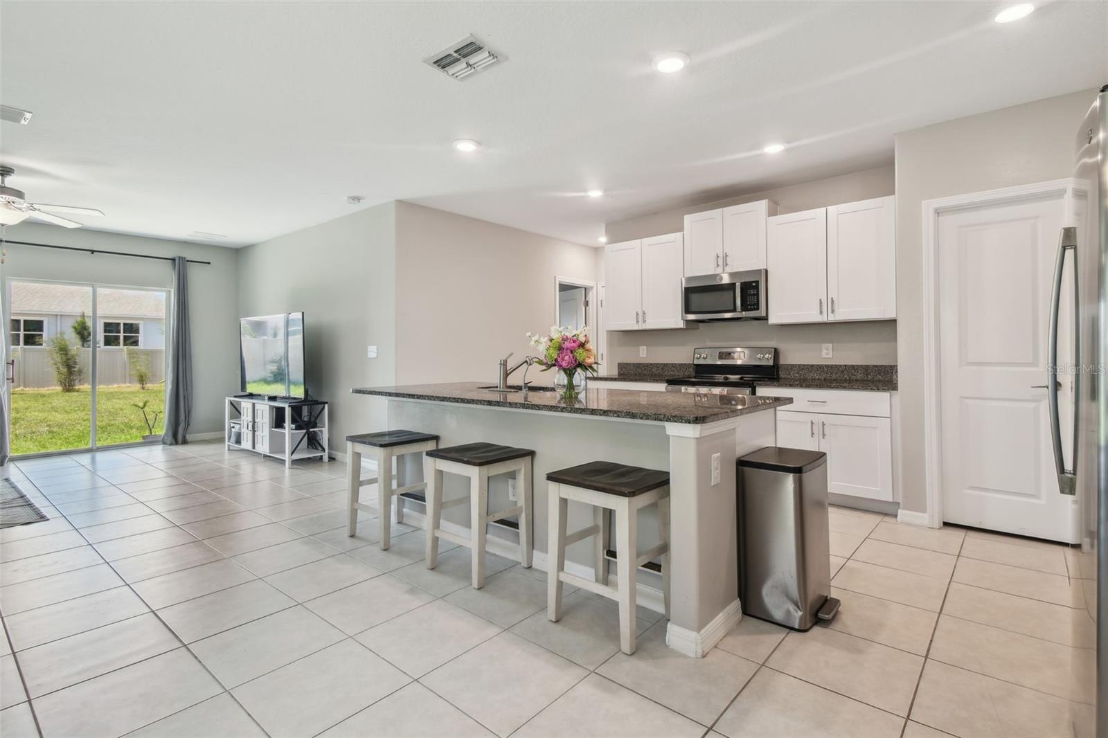 Listing photo id 7 for 31440 Barrel Wave Way