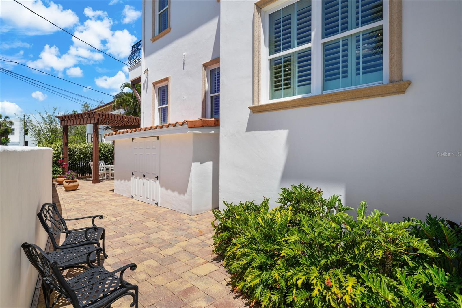 Image 41 of 85 For 108 Bermuda Avenue