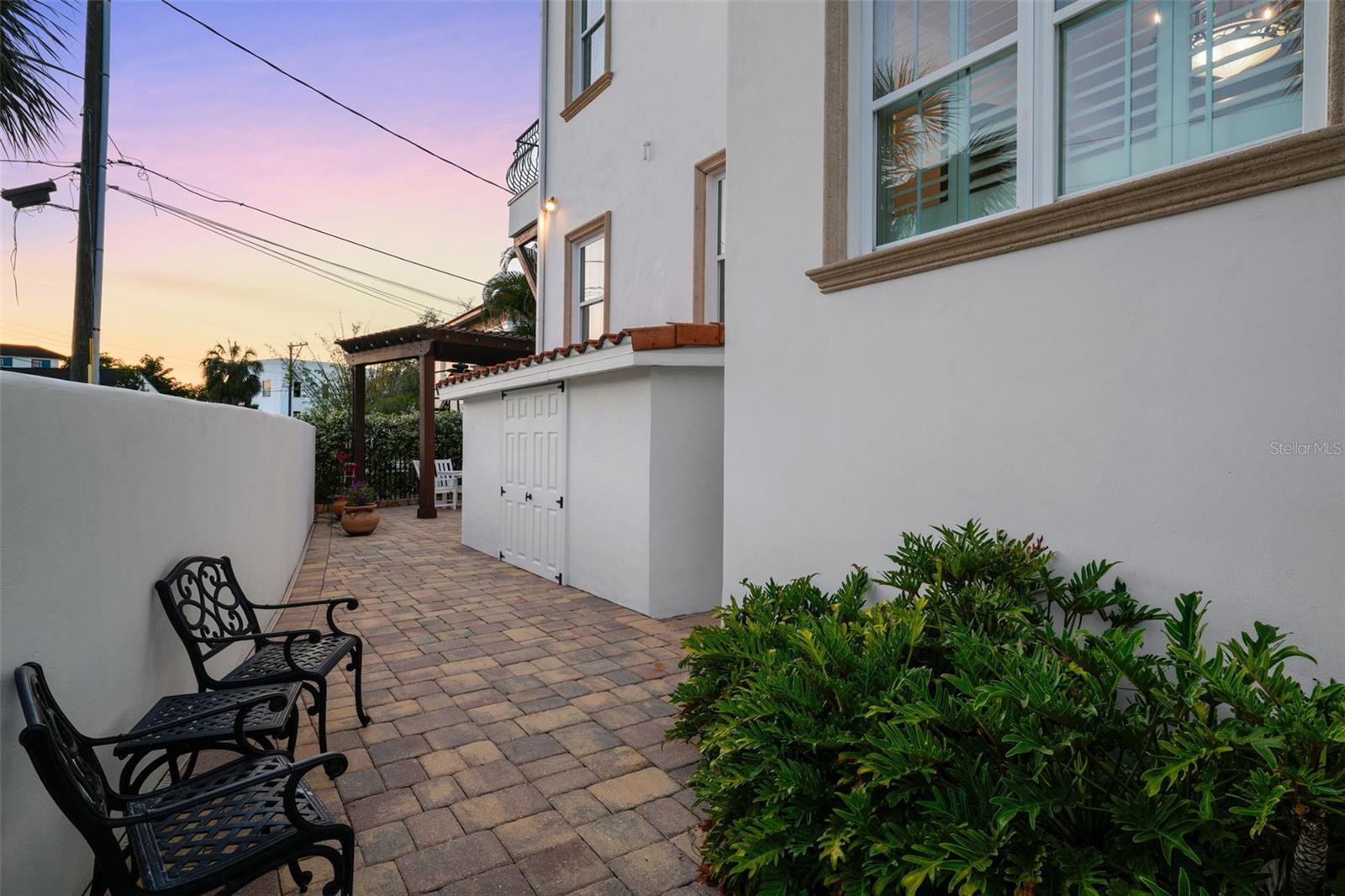 Image 43 of 85 For 108 Bermuda Avenue