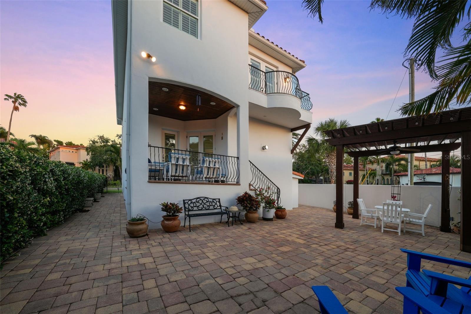 Image 44 of 85 For 108 Bermuda Avenue