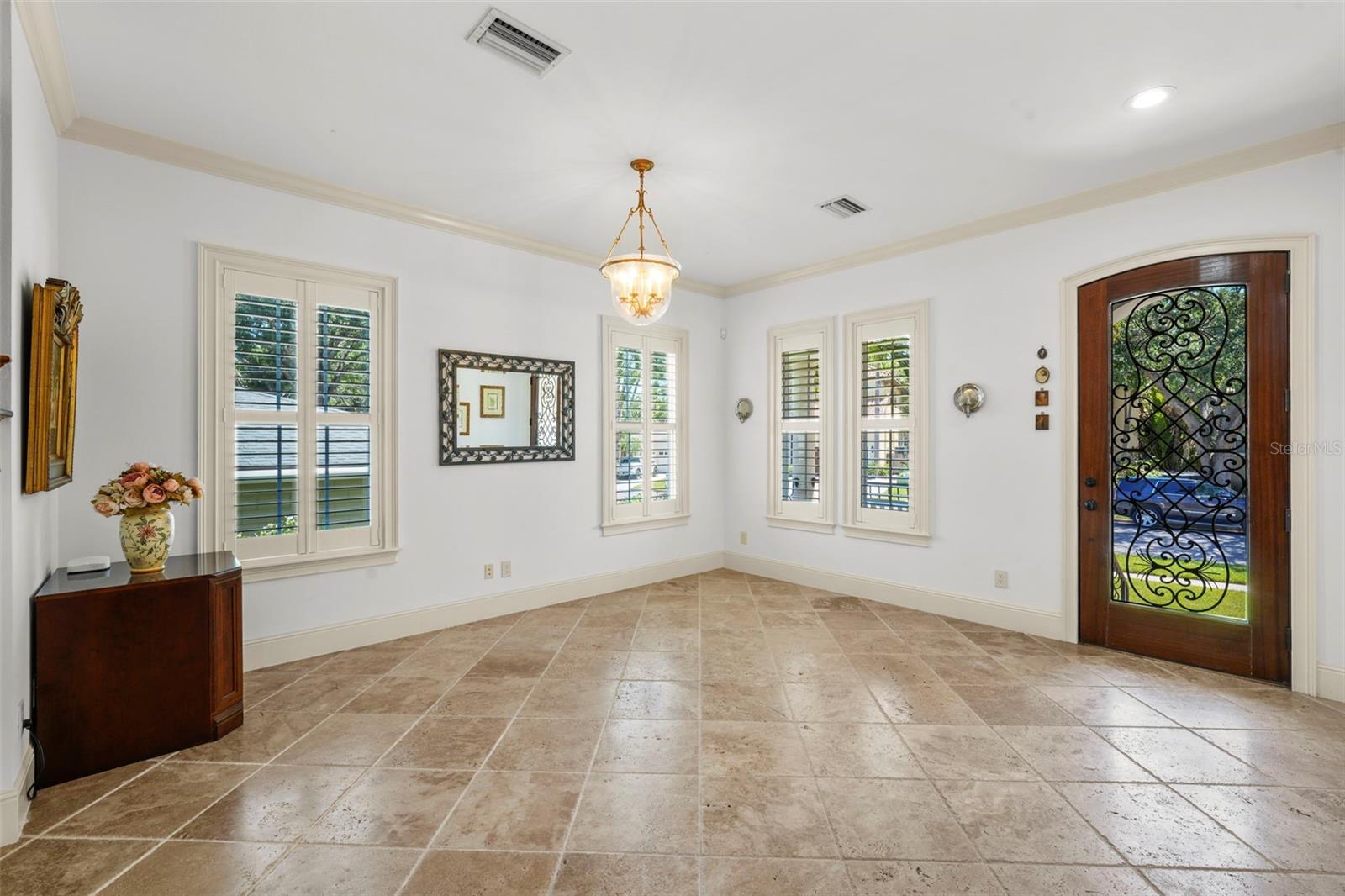 Image 8 of 85 For 108 Bermuda Avenue