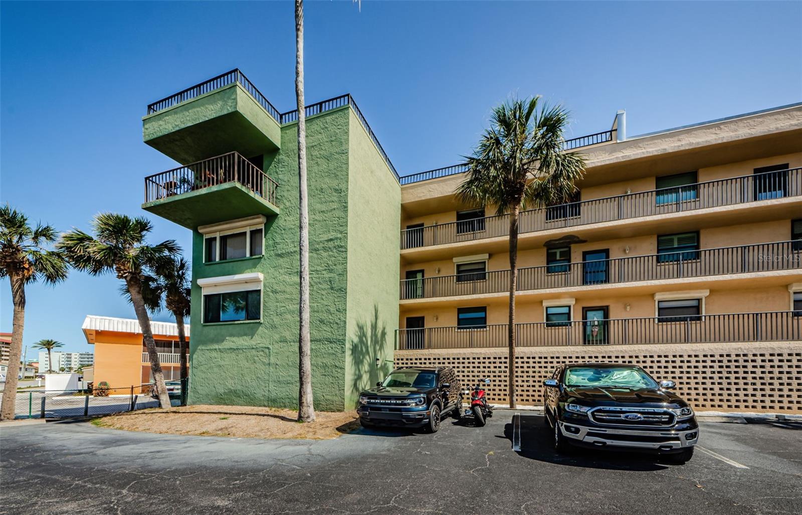 Image 31 of 43 For 18201 Gulf Boulevard 201