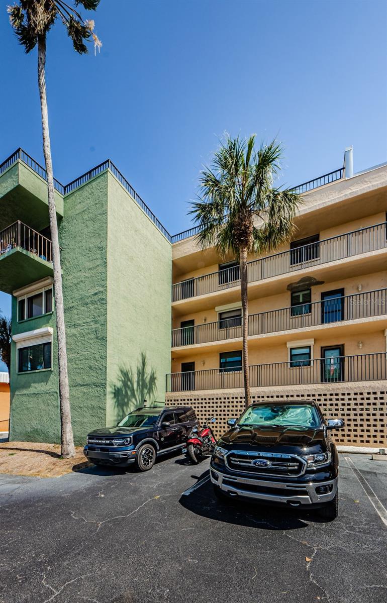 Image 34 of 43 For 18201 Gulf Boulevard 201
