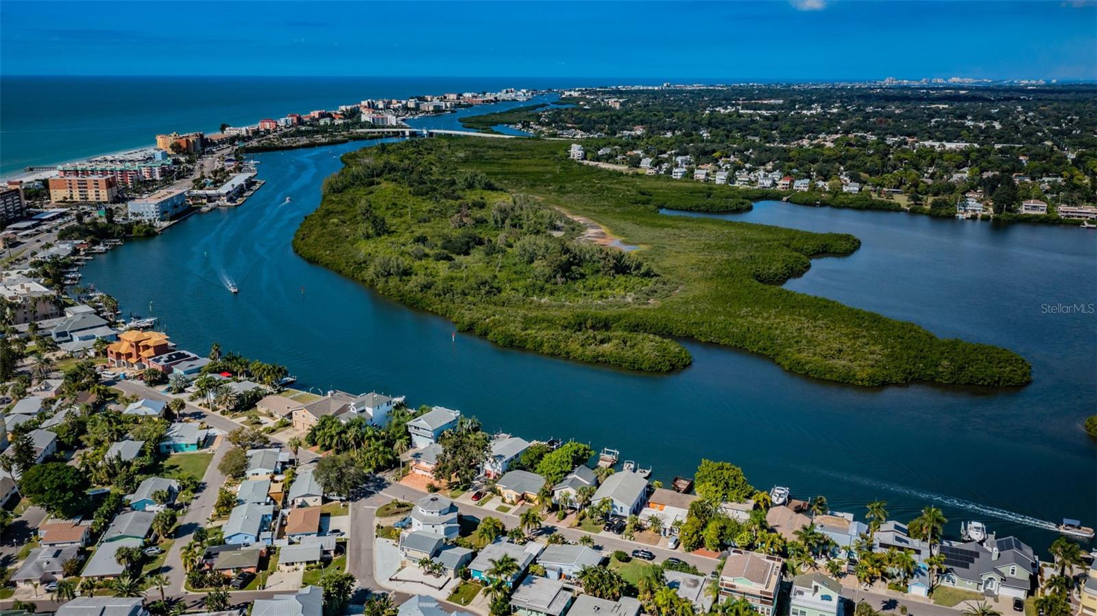 Image 37 of 43 For 18201 Gulf Boulevard 201