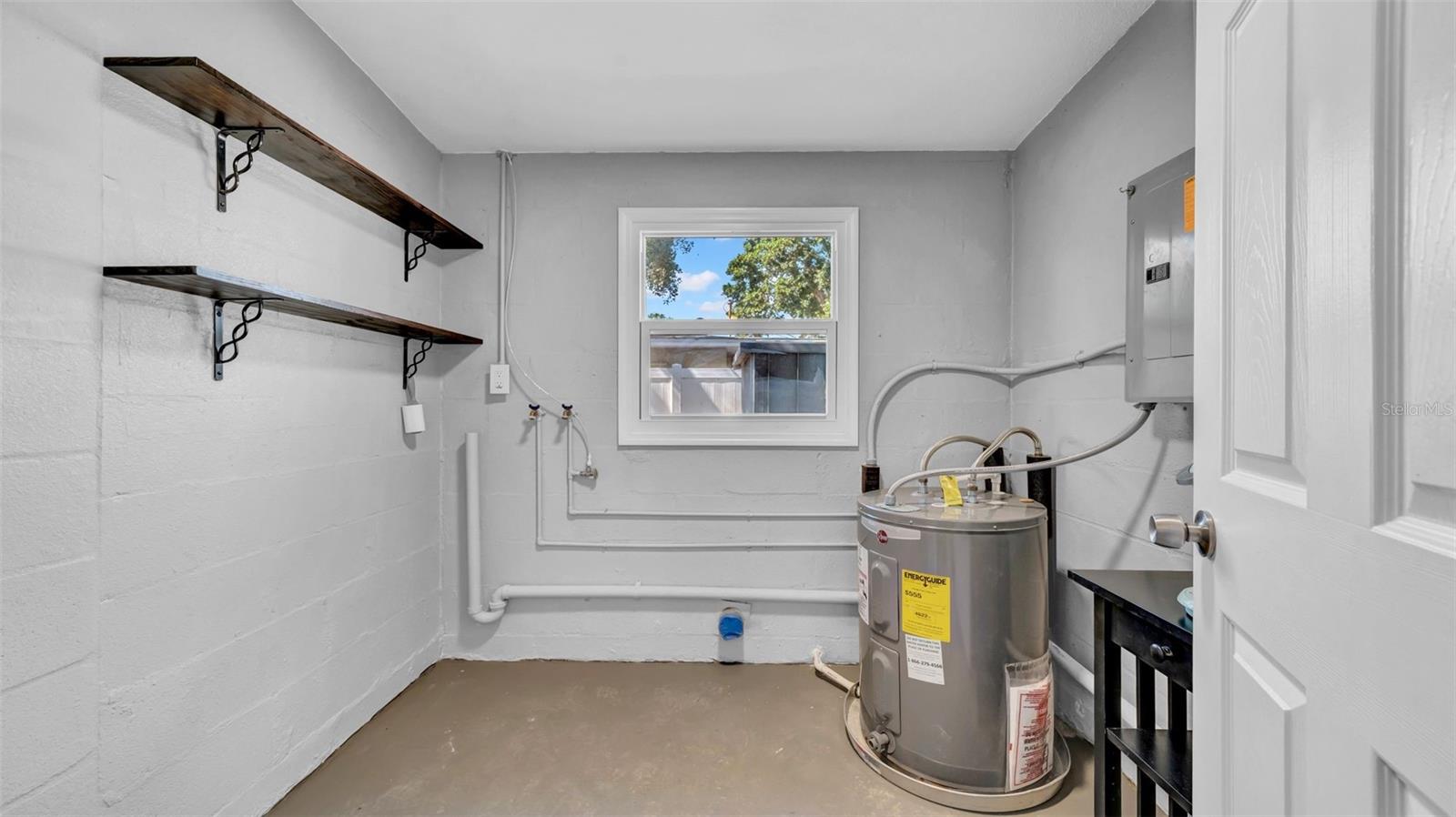 Image 10 of 30 For 5601 Cedar Street Ne