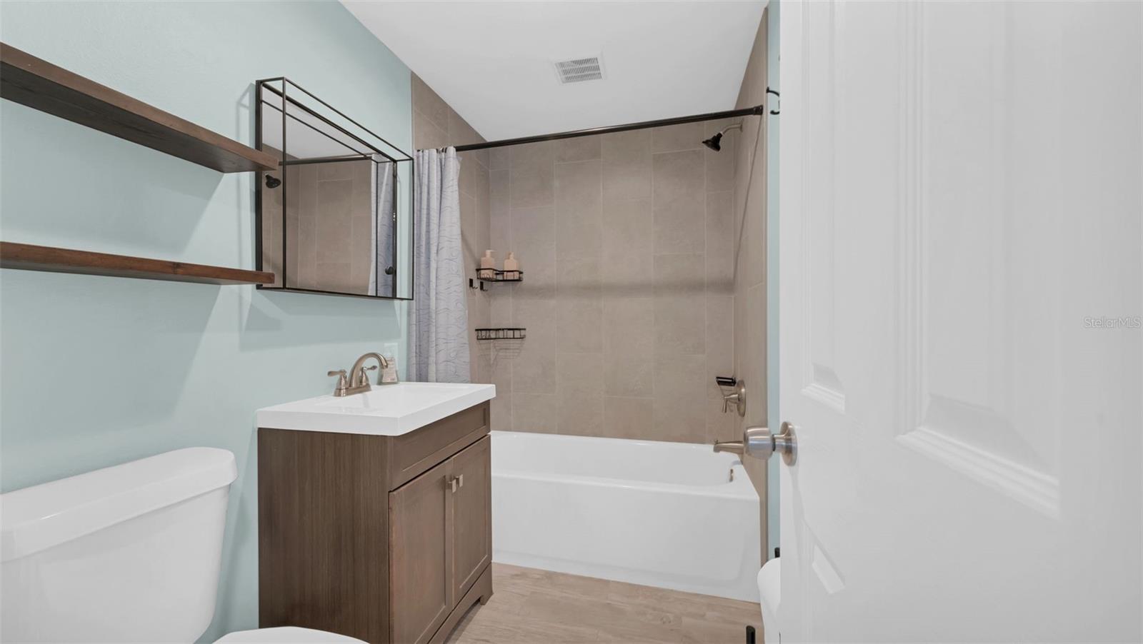 Image 12 of 30 For 5601 Cedar Street Ne