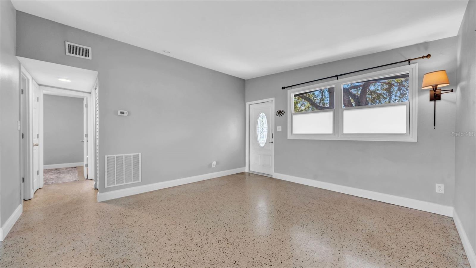 Image 5 of 30 For 5601 Cedar Street Ne