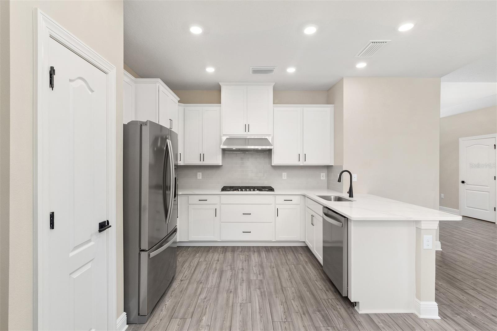 Image 2 of 7 For 7725 Somersworth Drive