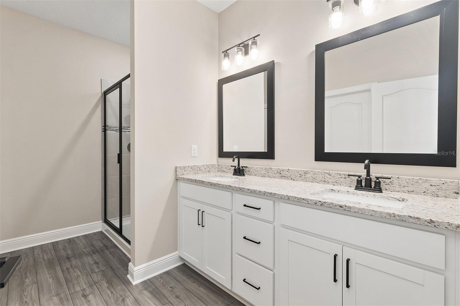 Image 5 of 7 For 7725 Somersworth Drive