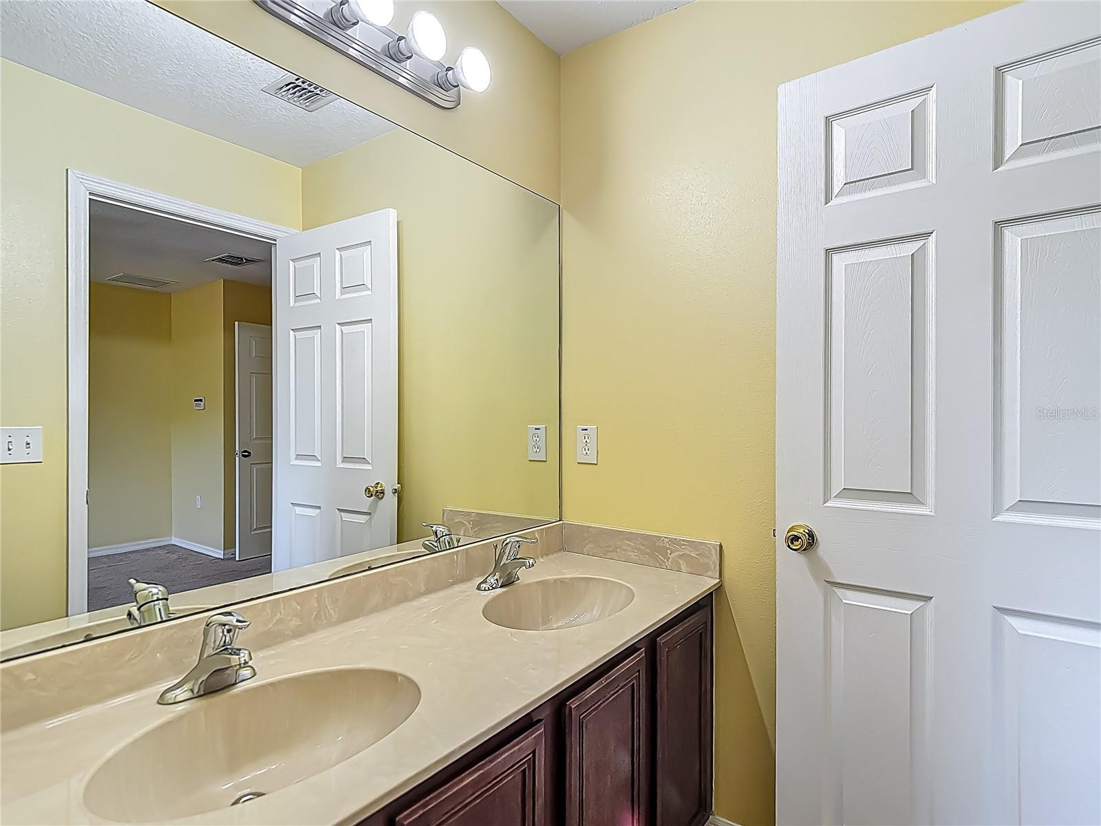 Image 32 of 57 For 20402 Needletree Drive