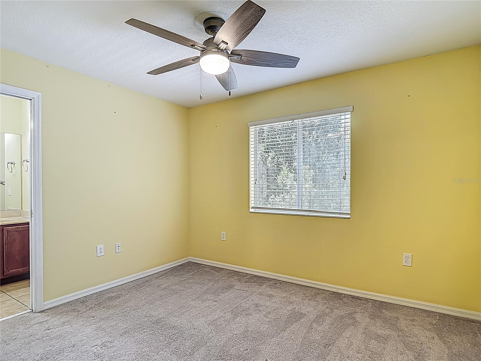 Image 33 of 57 For 20402 Needletree Drive