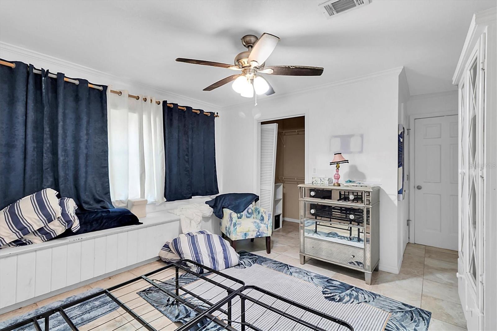 Image 33 of 48 For 9520 Indale Drive