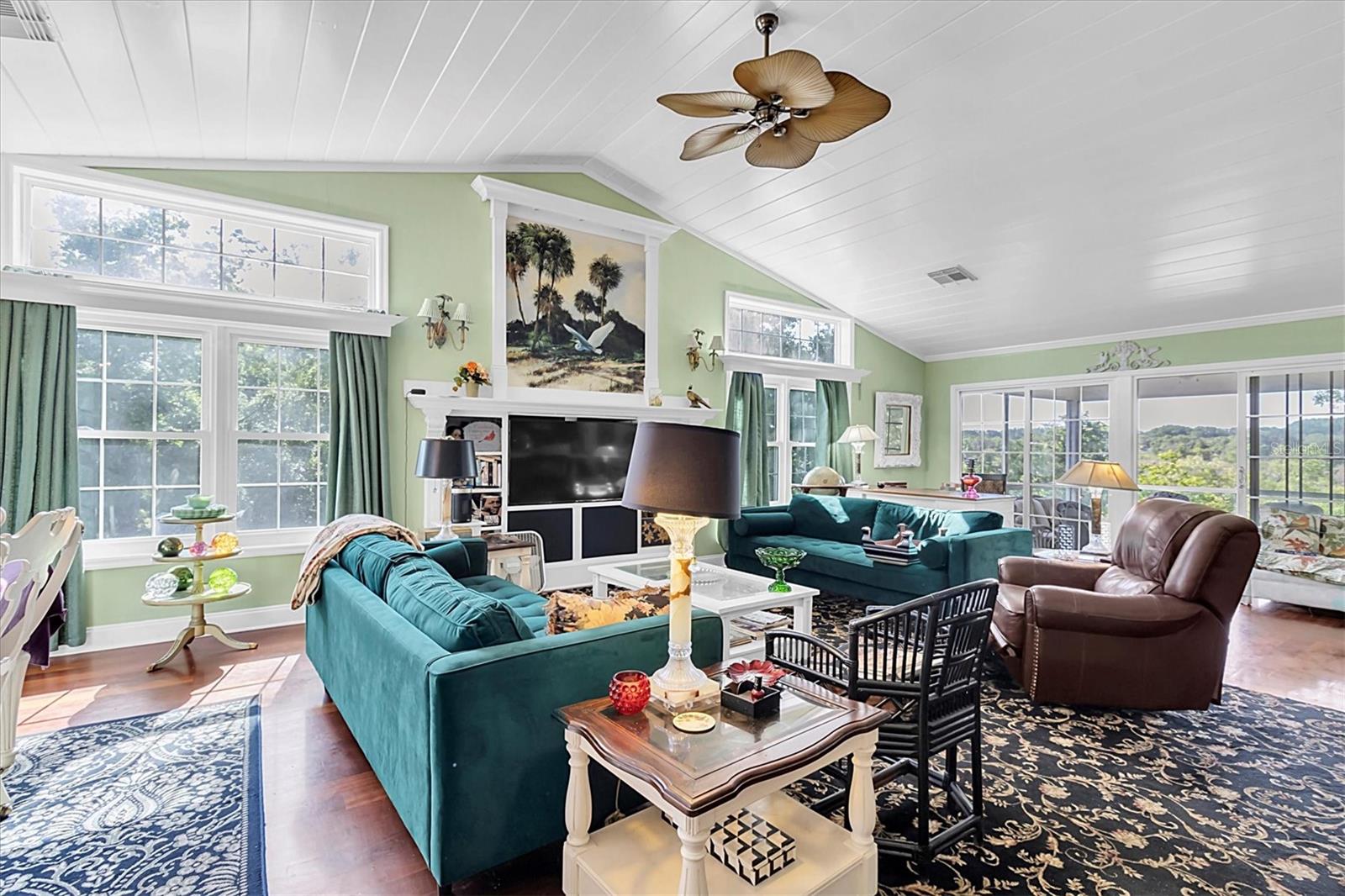 Image 7 of 48 For 9520 Indale Drive