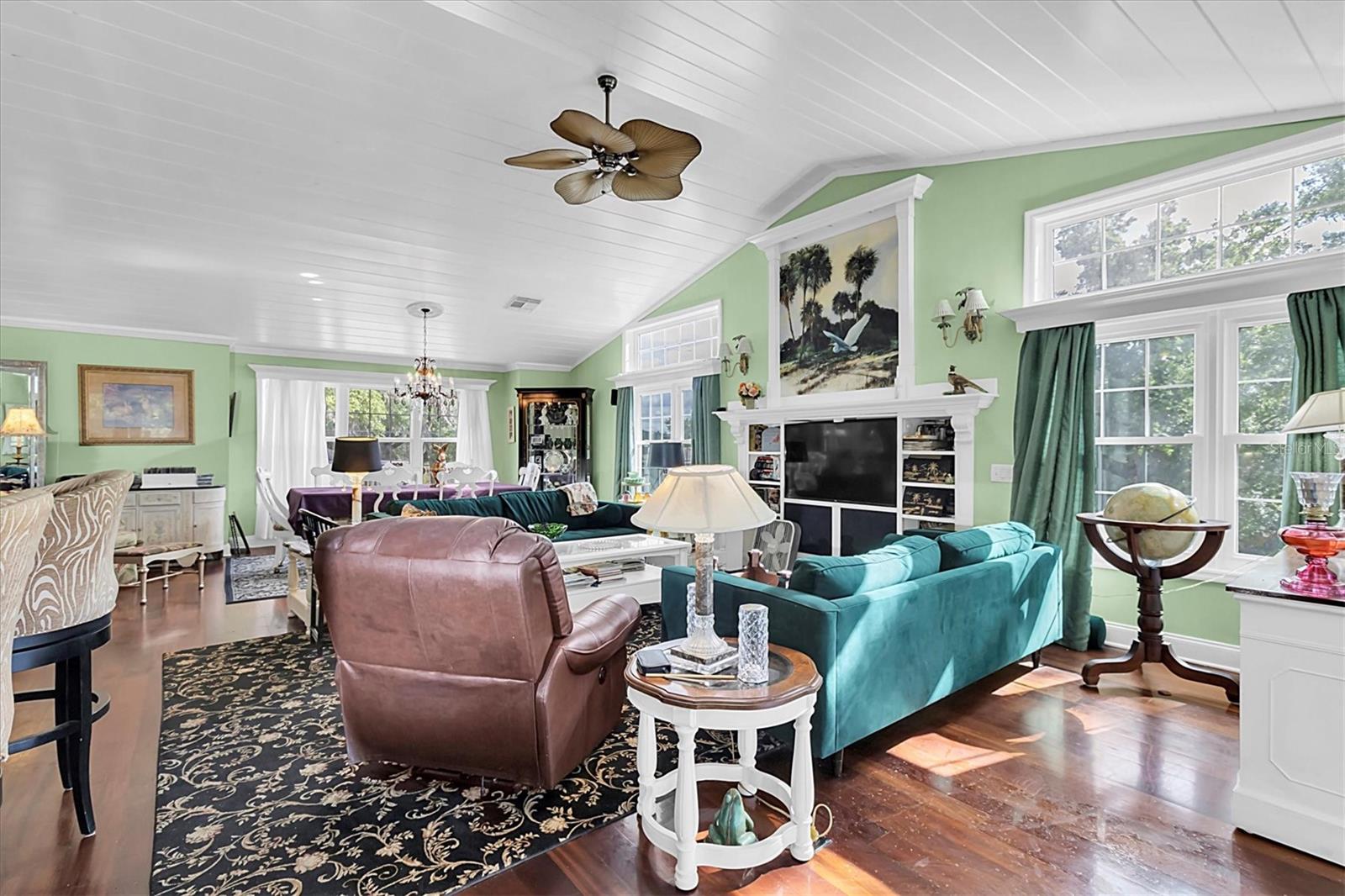 Image 9 of 48 For 9520 Indale Drive